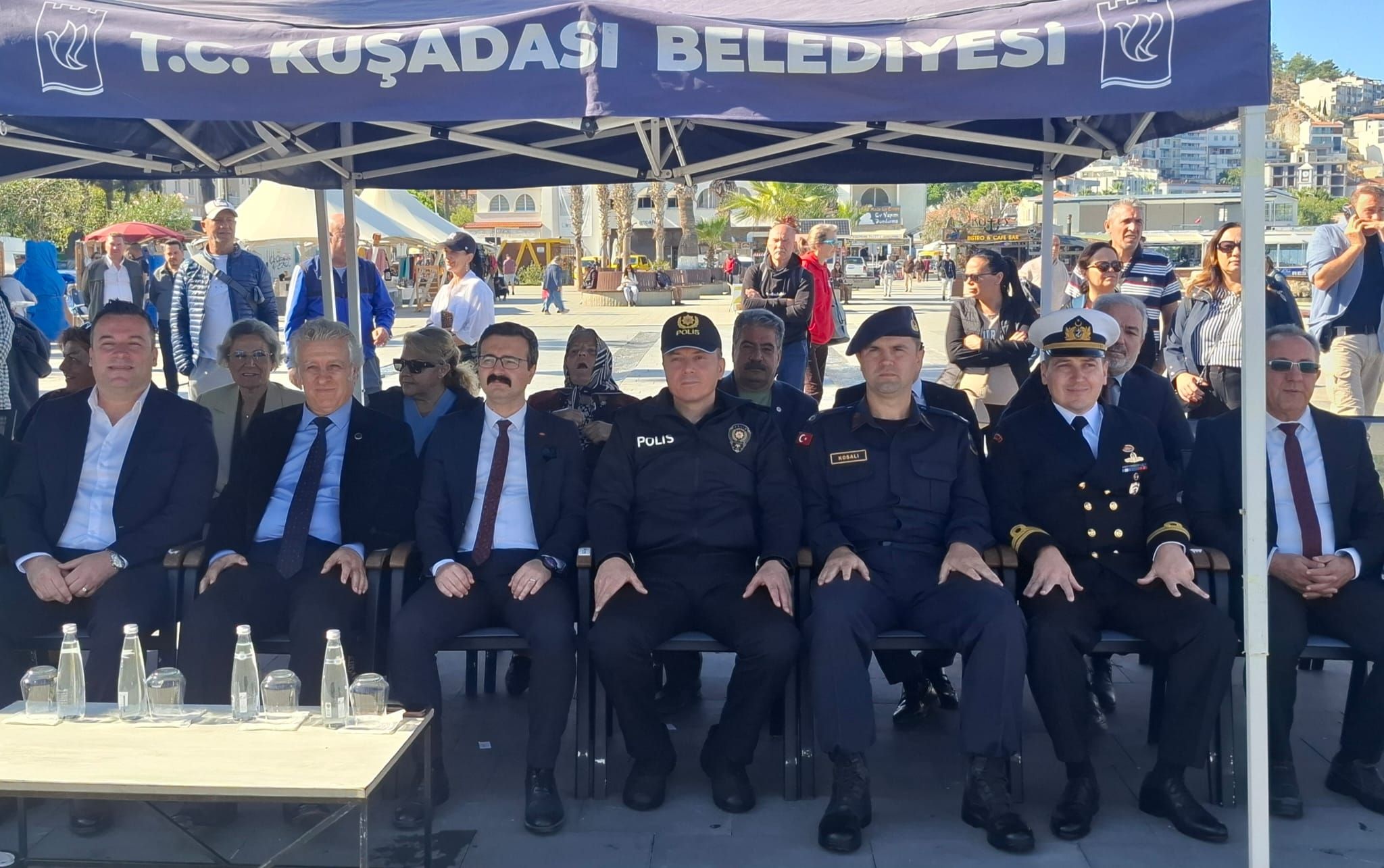 Muhtarlar Kusadasinda Atanin Huzurunda Bulustu 700658 C41A4A