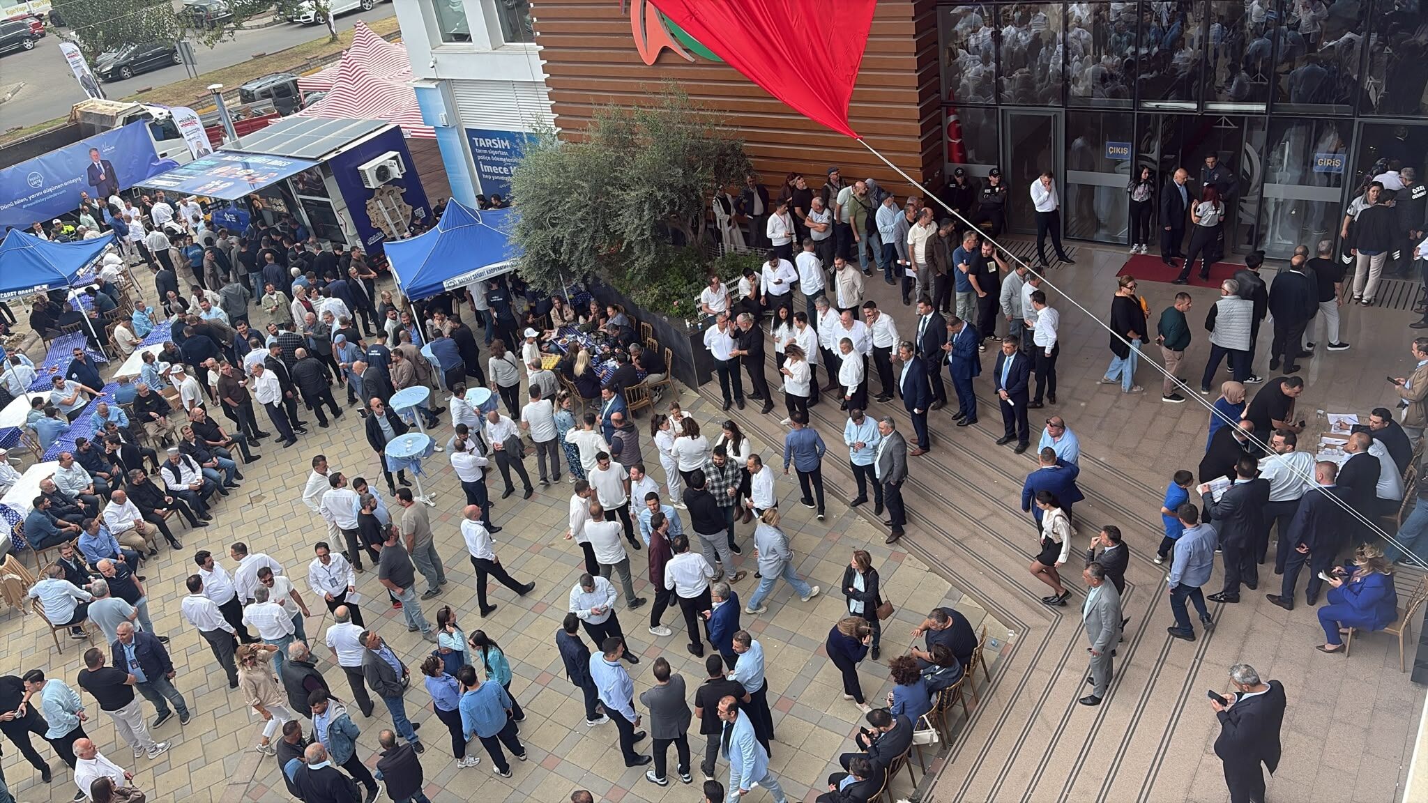 Nazilli Mavi Beyaza Burundu 7 Ilceden Akin Akin Oy Kullanmay 697146 7E7747