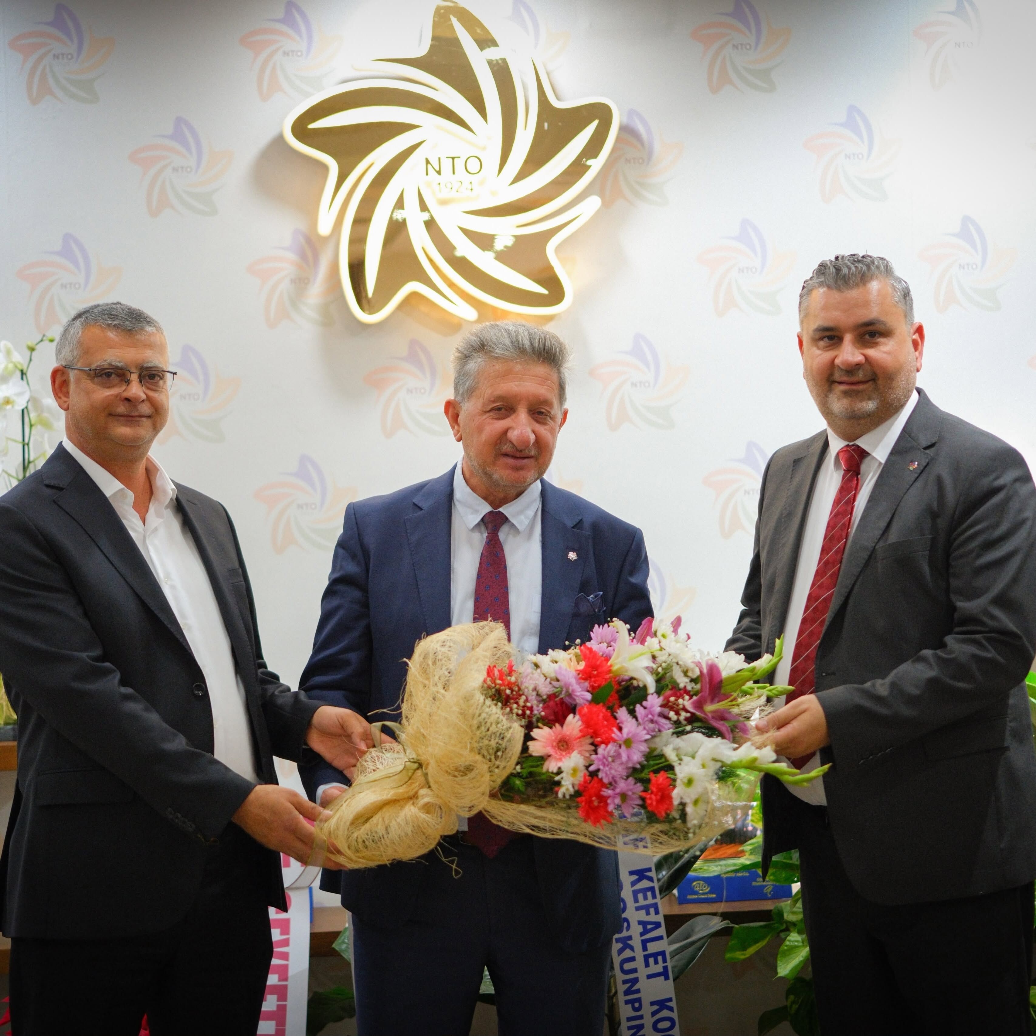 Nazilli Ticaret Odasinda Yeni Donem Basladi Eski Baskan Yeni 699604 E27132