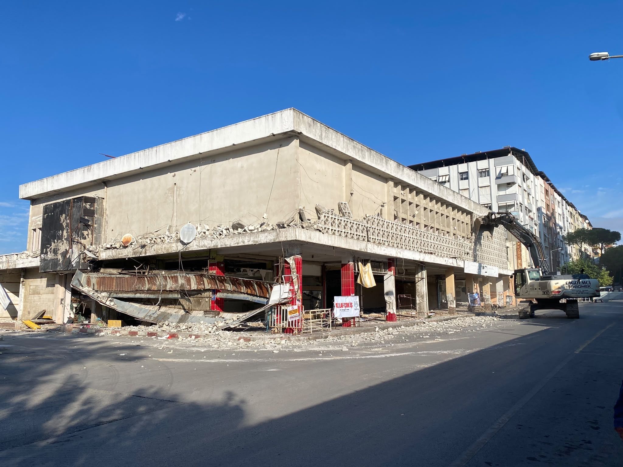 Nazillide Bir Ani Daha Toz Oluyor Dukkanlar Bitti Sira Ahmet 700106 D4C2B7