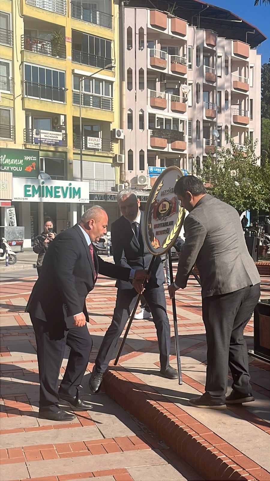 Nazillide Muhtarlar Gununde Gul Esin Unutulmadi 700675 C5922E