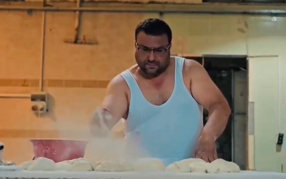 Nazillili Firinci Pisken Ustaligini Reklam Filminde De Goste 701681 78Cf6D