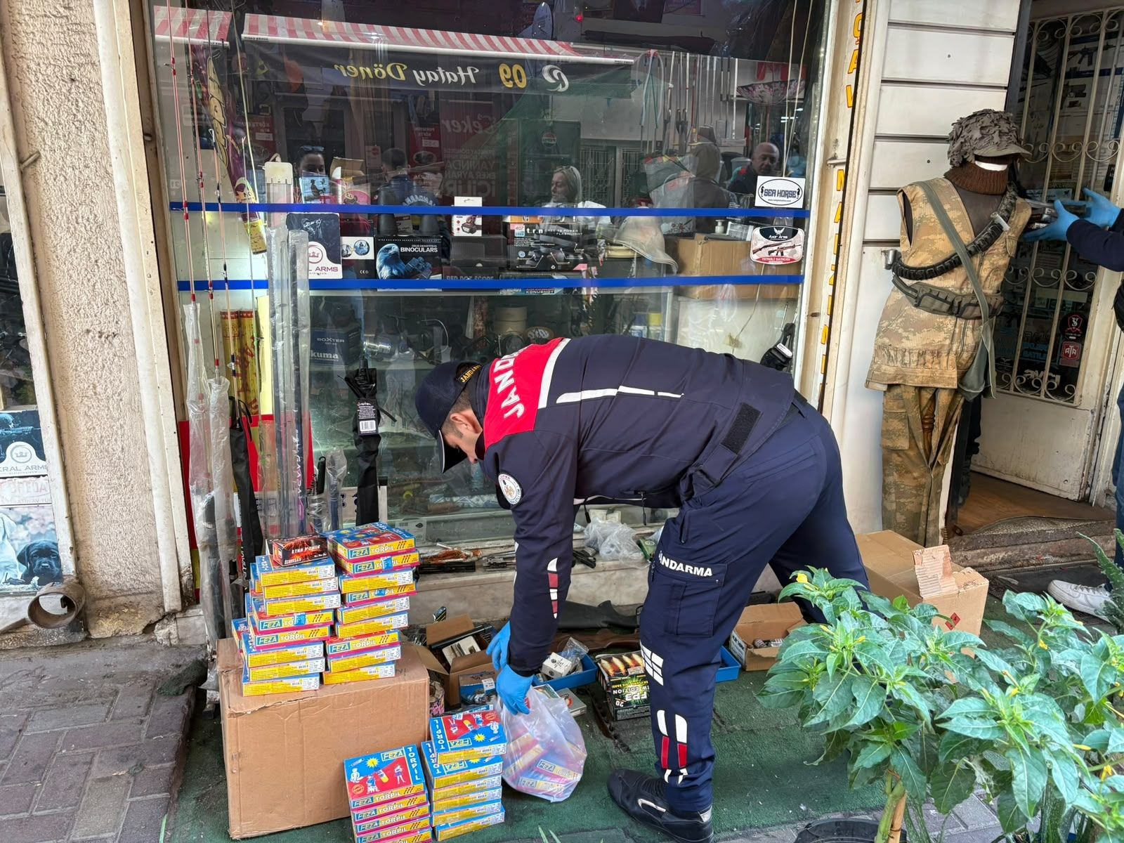 Nazillinin Gobeginde Cephanelik Cikti Jandarma Cok Sayida Ru 701857 C75289