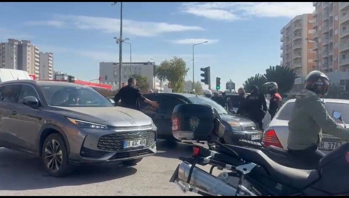 Polisin Dur Ihtarina Uymadi Aracinin Cami Kirilarak Yakaland 701687 Adc61F