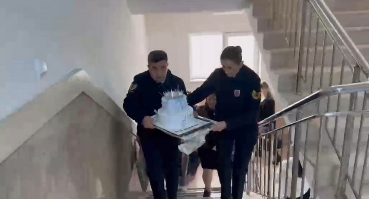 Şehit kızına jandarmadan anlamlı sürpriz