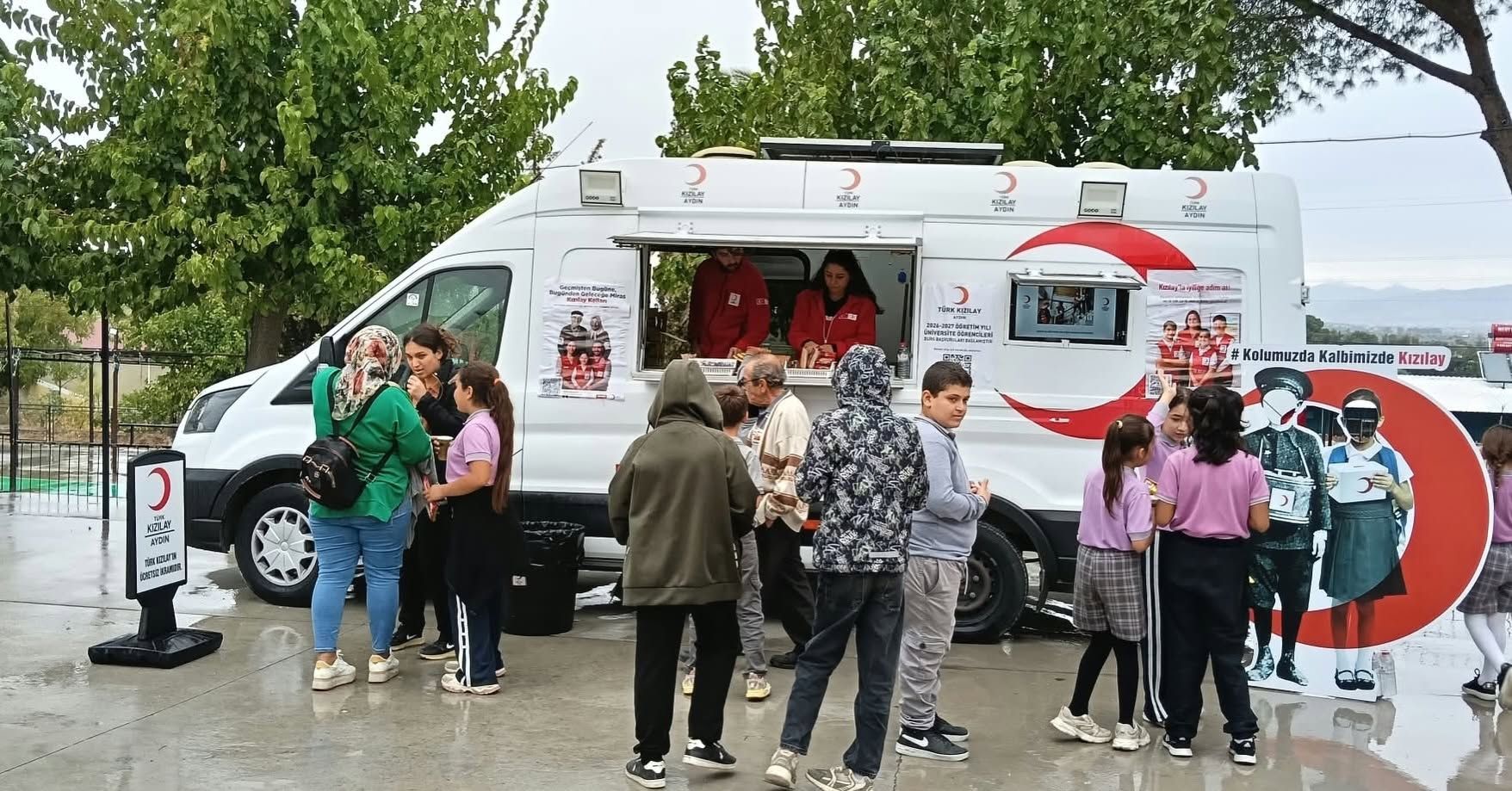 Turk Kizilaydan Ogrencilere Anlamli Destek 699884 52Fb6A