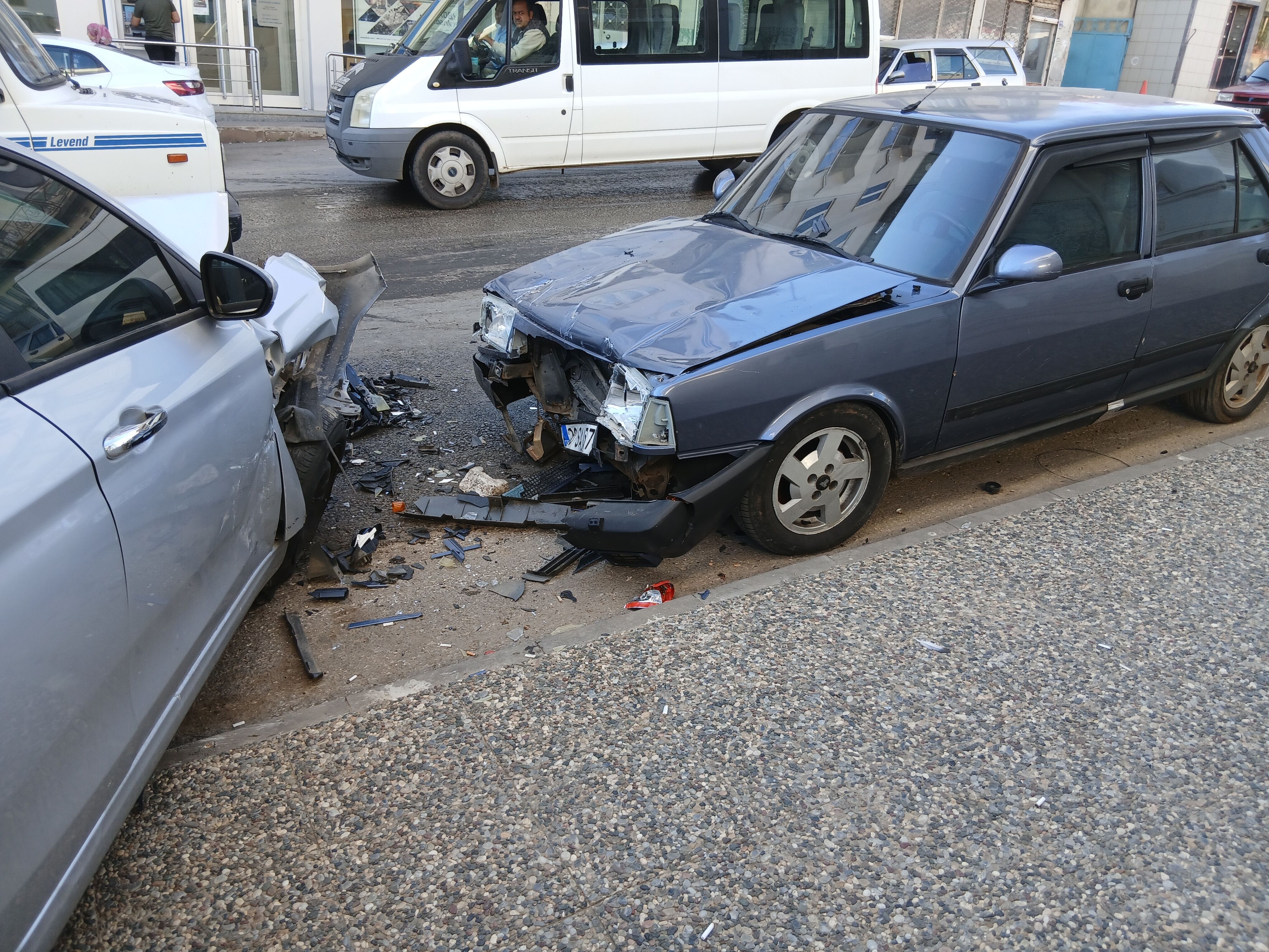 Utanmaz Surucu Hep Carpti Hem Kacti 697957 2F864E