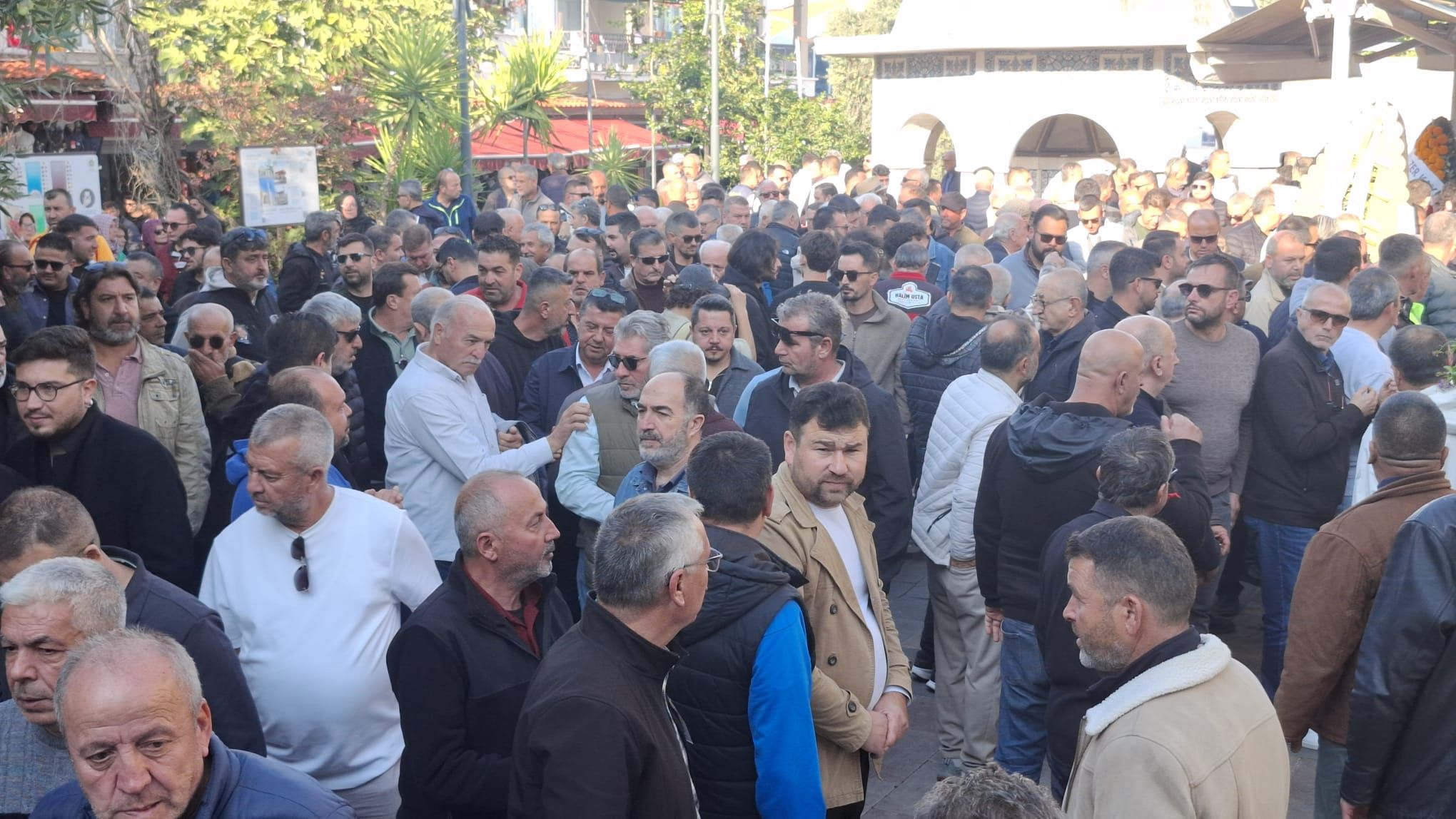 Kuşadası şoför esnafının acı günü; Eski Başkan Ümit Atma ebediyete uğurlandı