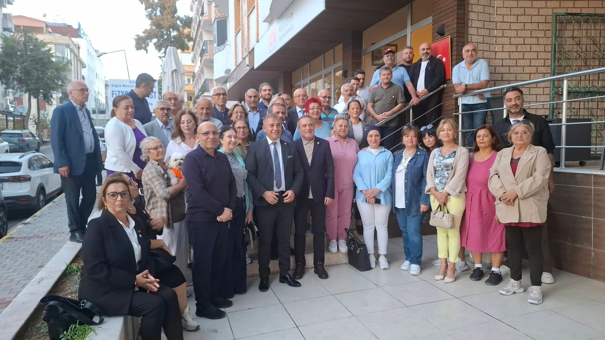 Yeni Parti Aydin Il Baskan Adayi Dilaver Demir Kusadasindan 698749 D138B6