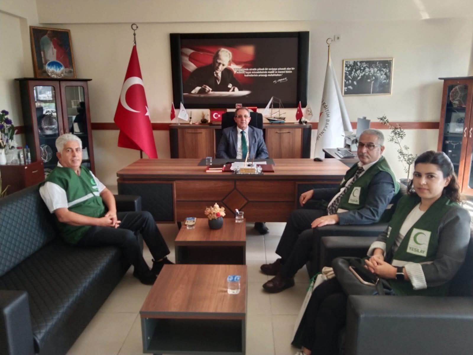 Yesilaydan Ilce Milli Egitim Muduru Yapiciya Ziyaret 699588 E22050